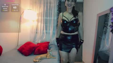 Snapshot of scarlett__m chatting on December 5, 2025, 11:30 am Scarlett online show from December 5, 2025, 11:30 am