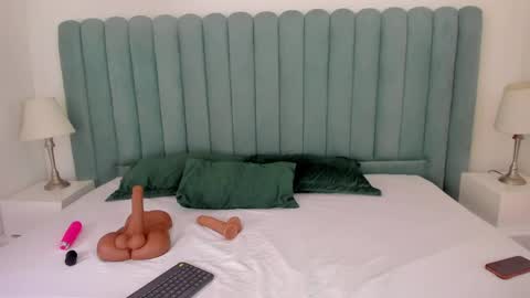 scarlett__noir online show from April 15, 2026, 7:58 pm