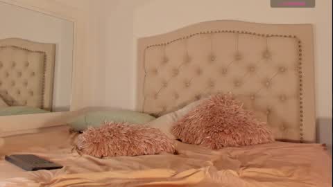 Snapshot of scarlett_grand chatting on February 9, 2025, 6:43 am Scarlett Grand online show from February 9, 2025, 6:43 am