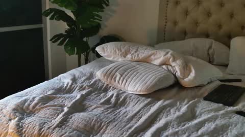 Snapshot of scarlett_grand chatting on November 4, 2025, 8:19 pm Scarlett Grand online show from November 4, 2025, 8:19 pm