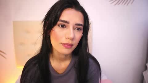 Lauren Scarlett online show from November 10, 2025, 7:46 pm