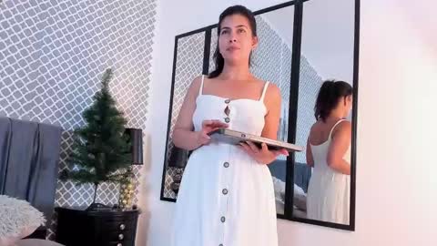 Scarlett online show from January 6, 2025, 6:52 pm