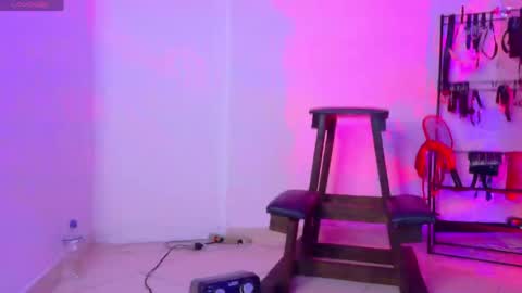 scarlett petyt online show from April 12, 2026, 3:44 am