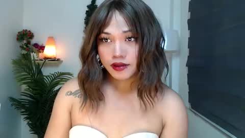    online show from October 14, 2025, 11:33 am