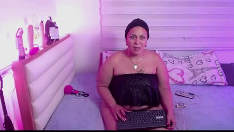 scarlettbooty online show from April 14, 2026, 11:05 am