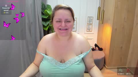 Scarlett online show from December 17, 2024, 6:02 am