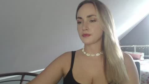 ScarlettxBlonde online show from July 15, 2026, 3:17 pm