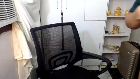 Queen Scarlet online show from January 19, 2025, 6:53 am