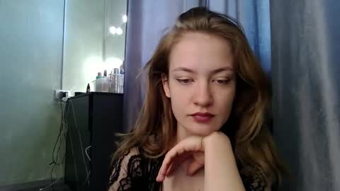 Snapshot of scented_elsa chatting on May 25, 2026, 7:36 am Elsa online show from May 25, 2026, 7:36 am
