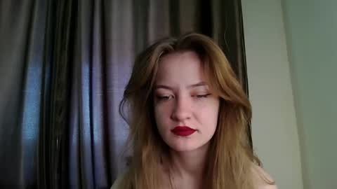 Snapshot of scented_elsa chatting on May 29, 2026, 7:39 am Elsa online show from May 29, 2026, 7:39 am