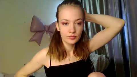 Snapshot of scented_elsa chatting on June 7, 2026, 8:07 am Elsa online show from June 7, 2026, 8:07 am