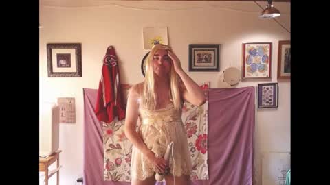 Snapshot of sch00lgirlass chatting on November 19, 2025, 6:41 pm sch00lgirlass online show from November 19, 2025, 6:41 pm