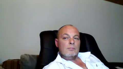 schnibschnab online show from October 12, 2025, 1:48 am