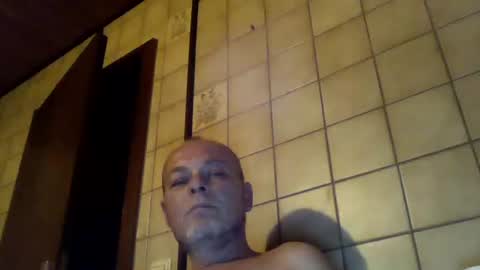 schnibschnab online show from October 19, 2025, 12:11 am