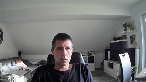 Dildomen online show from October 31, 2025, 8:15 am