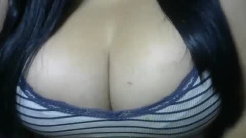 Snapshot of schoco_milf chatting on May 17, 2026, 11:17 am mai latina online show from May 17, 2026, 11:17 am
