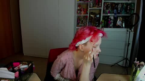 Snapshot of school_love chatting on May 8, 2026, 7:36 am Rina online show from May 8, 2026, 7:36 am