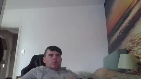 Snapshot of schosch01 chatting on May 6, 2026, 6:52 am schosch01 online show from May 6, 2026, 6:52 am
