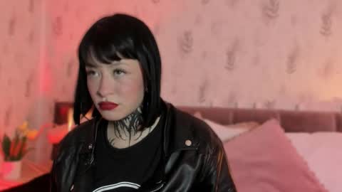 Scolw  online show from November 19, 2025, 8:53 pm