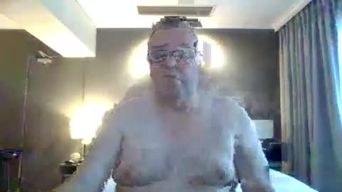 Snapshot of scoobs71 chatting on May 19, 2026, 8:42 am Scoobs online show from May 19, 2026, 8:42 am