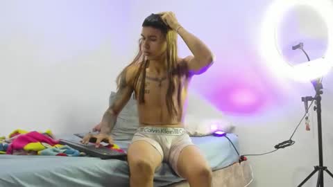 scook_gray online show from May 14, 2026, 9:43 pm