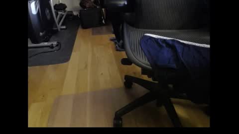 . online show from October 30, 2025, 3:02 pm