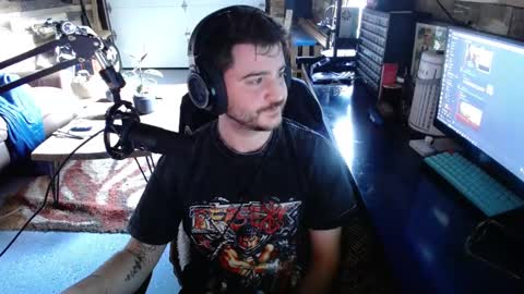 Snapshot of scotchthecat chatting on December 1, 2024, 5:35 pm Sup online show from December 1, 2024, 5:35 pm