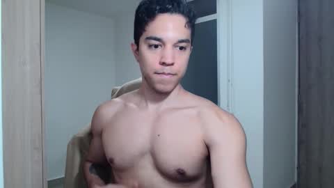 Snapshot of scott_brasher1 chatting on January 10, 2025, 11:39 pm Twitter Scott brasher1 Instagram Camiloestuardo2 online show from January 10, 2025, 11:39 pm