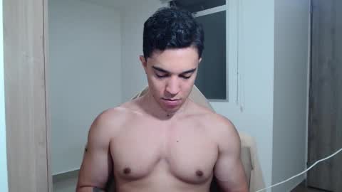 Snapshot of scott_brasher1 chatting on January 25, 2025, 1:32 am Twitter Scott brasher1 Instagram Camiloestuardo2 online show from January 25, 2025, 1:32 am