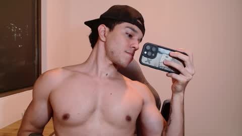 Snapshot of scott_brasher1 chatting on February 20, 2025, 1:46 am Twitter Scott brasher1 Instagram Camiloestuardo2 online show from February 20, 2025, 1:46 am