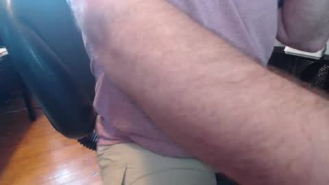 Snapshot of scottbearfun chatting on August 4, 2026, 3:03 pm scottbearfun online show from August 4, 2026, 3:03 pm