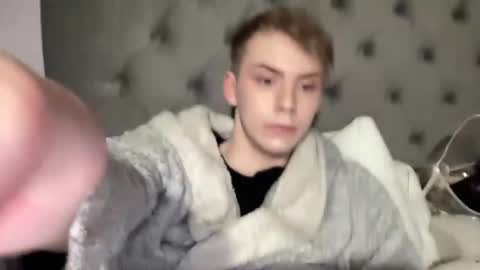 Snapshot of scottish_twink01 chatting on December 19, 2024, 1:07 am danny online show from December 19, 2024, 1:07 am