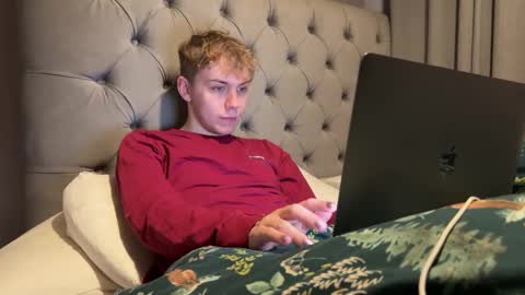 Snapshot of scottish_twink01 chatting on February 10, 2025, 12:30 am danny online show from February 10, 2025, 12:30 am