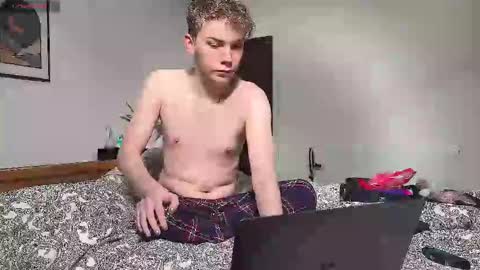 Snapshot of scottish_twink01 chatting on February 12, 2025, 4:44 pm danny online show from February 12, 2025, 4:44 pm