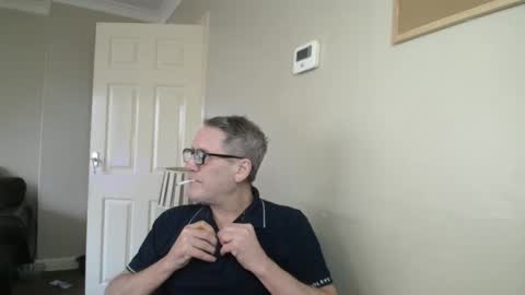 James online show from November 5, 2025, 10:48 am