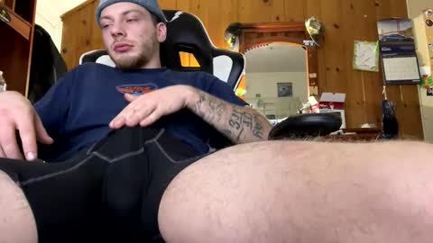 scrad1999 online show from February 4, 2026, 4:40 am