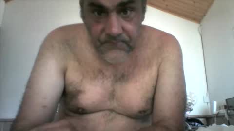 Snapshot of scubi007 chatting on September 29, 2025, 11:37 am scubi007 online show from September 29, 2025, 11:37 am