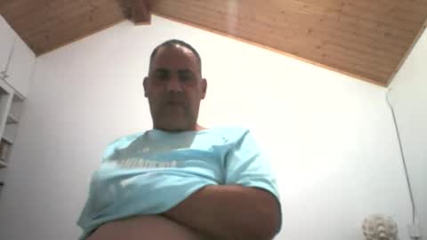 Snapshot of scubi007 chatting on October 19, 2025, 2:40 pm scubi007 online show from October 19, 2025, 2:40 pm