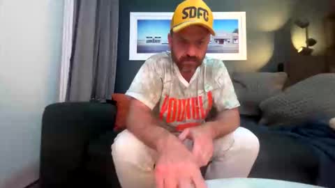 sdbtmbro online show from December 23, 2025, 2:42 am