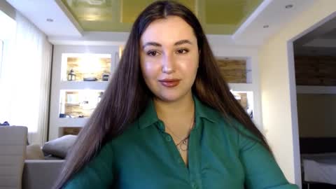 Elizabeth  online show from December 6, 2024, 10:05 am