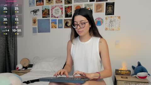 Snapshot of seahotseason chatting on December 17, 2024, 4:34 am Aria Independent model online show from December 17, 2024, 4:34 am