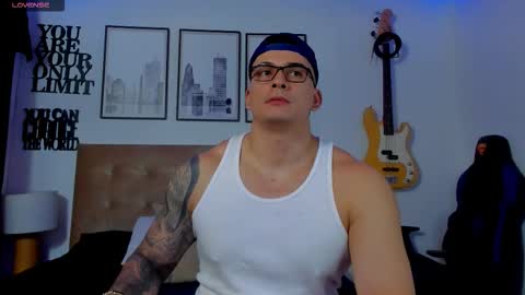 Sean Carrera online show from December 18, 2025, 3:23 am