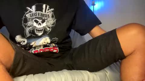 Snapshot of seanpablosanz chatting on November 4, 2025, 1:43 pm Sean pablo Sanz online show from November 4, 2025, 1:43 pm