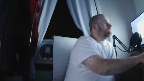 seanv26 online show from September 27, 2025, 2:05 am