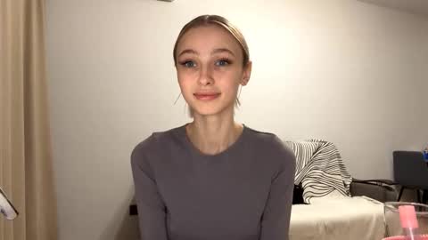 Snapshot of seasonhamiss chatting on March 1, 2026, 8:44 pm Kate online show from March 1, 2026, 8:44 pm