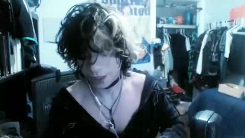 Snapshot of sebas4cruz4 chatting on March 19, 2026, 12:47 am Moxie online show from March 19, 2026, 12:47 am