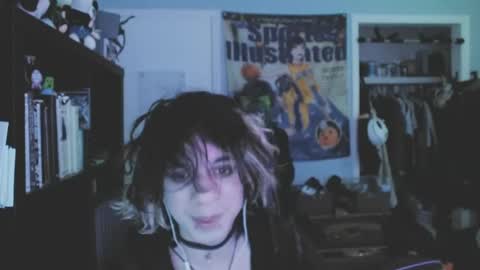 Snapshot of sebas4cruz4 chatting on June 22, 2026, 11:46 pm Moxie online show from June 22, 2026, 11:46 pm