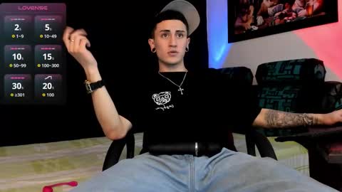 Snapshot of sebas_maverick chatting on November 25, 2025, 12:32 am Sebastian online show from November 25, 2025, 12:32 am