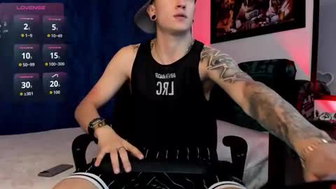 Snapshot of sebas_maverick chatting on December 15, 2025, 5:44 am Sebastian online show from December 15, 2025, 5:44 am