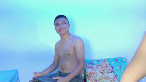 Snapshot of sebas_n_aly chatting on July 15, 2026, 3:01 am ely online show from July 15, 2026, 3:01 am
